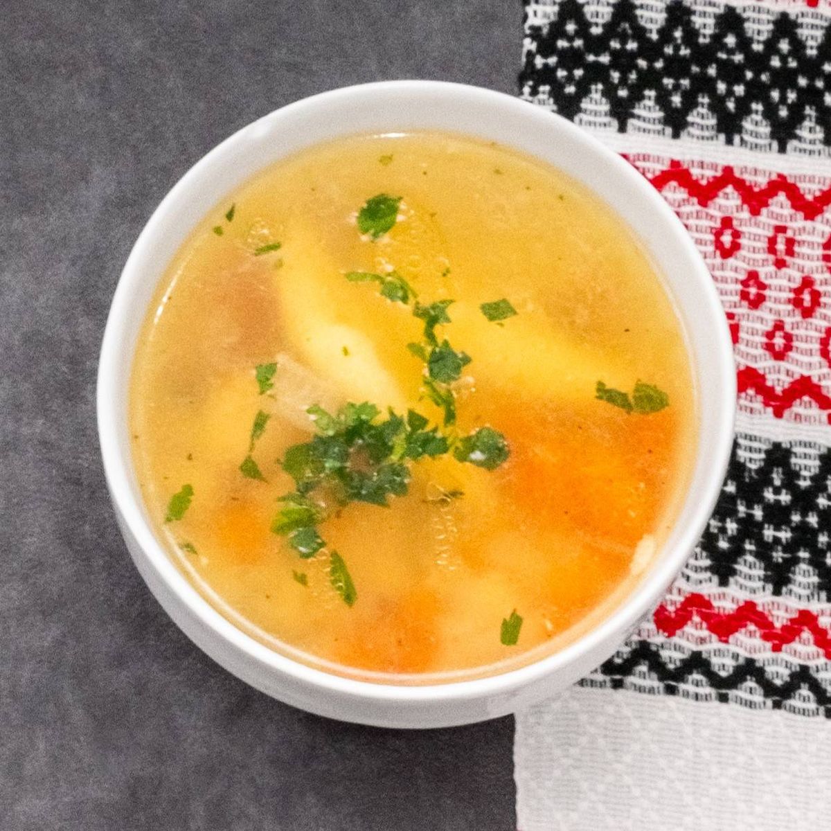 Supă de pui cu găluște